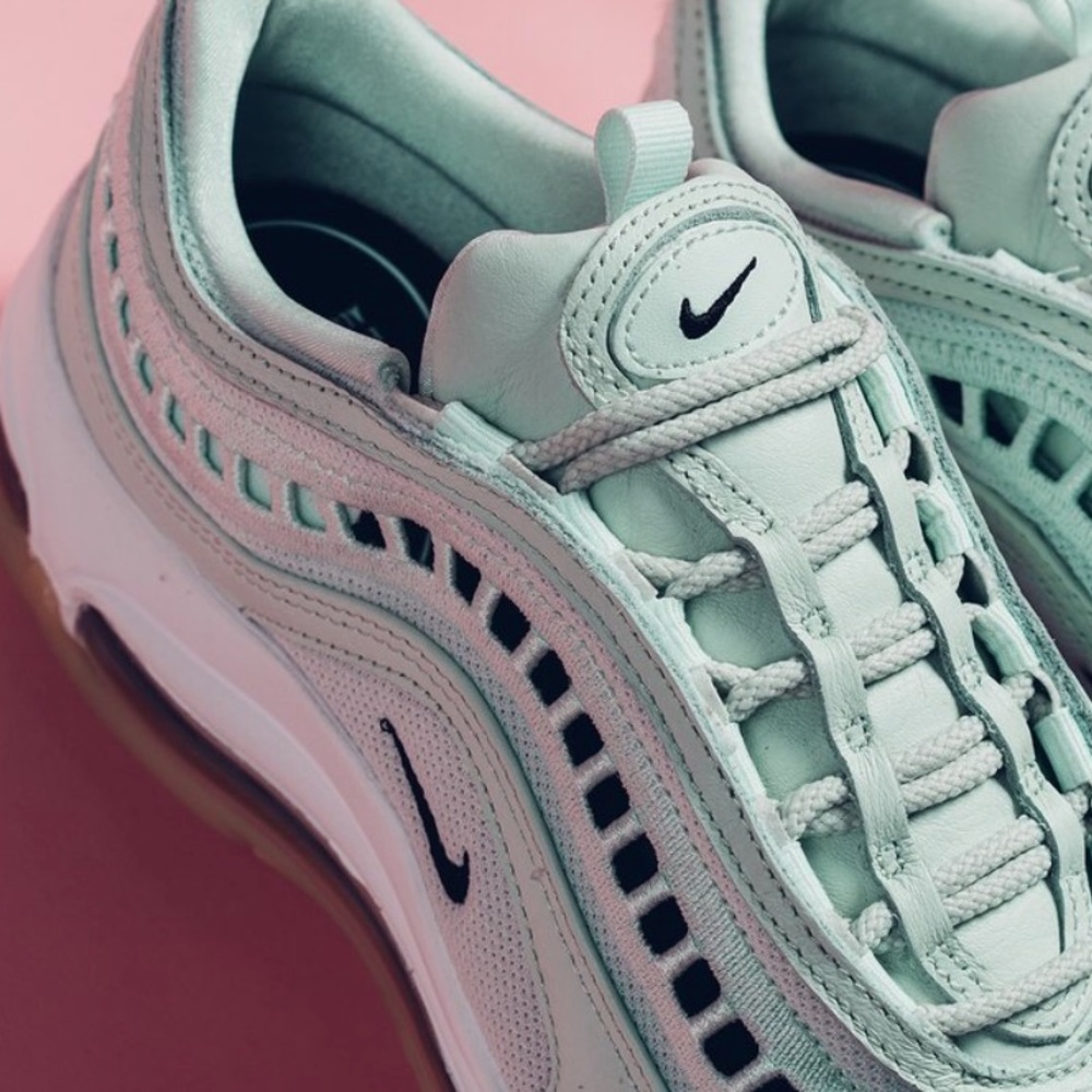 Nike Limited Edition FEATURE Women’s Air Max Wom - Picture 2 of 4